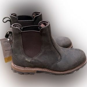 Brand new in box Muck boots